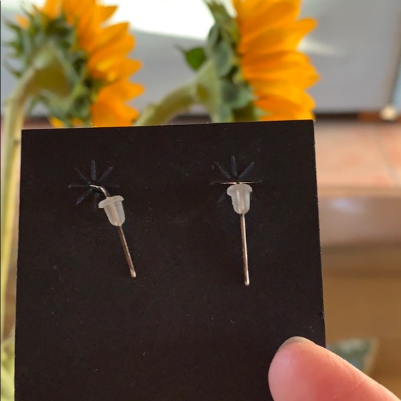 Sterling silver earrings by indigenous Taos dsgnr. - Picture 4 of 5